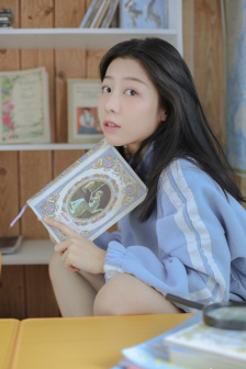 善良的漂亮女秘书